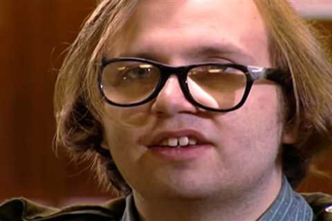 Remember Phoenix Nights’ Spencer? Comedian Daniel Kitson is unrecognisable 20 years on from Peter..