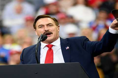 Former general urges Trump supporters in the military to stop listening to 'the pillow guy' Mike..