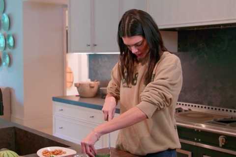 Khloe Kardashian reveals how sister Kendall Jenner feels after fans mocked her for not knowing how..