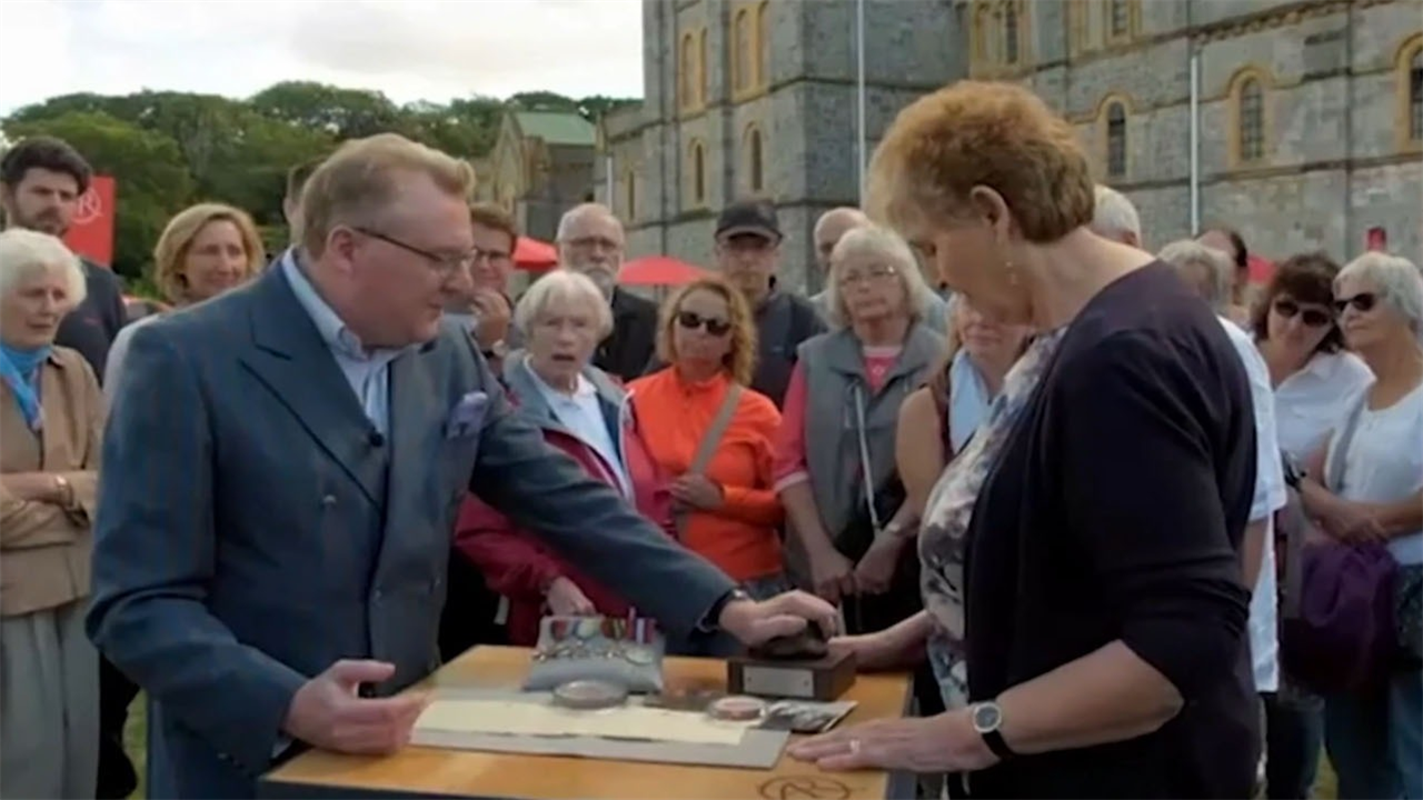 Antiques Roadshow expert horrified by ‘cold and heartless’ contents of guest’s WW2 letter