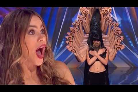 AGT: Hypnotic Female Dance Crew Gets Sofia Vergara’s GOLDEN BUZZER!