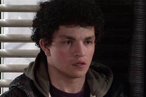 Coronation Street’s Alex Bain unrecognisable with new facial hair on date with girlfriend