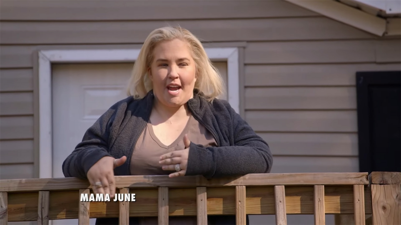 Mama June fans are concerned for Honey Boo Boo, 16, after spotting ‘dirty’ habit during dinner at fast food restaurant