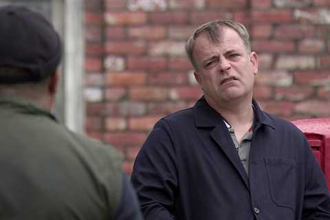 Coronation Street spoilers: Steve McDonald conned out of thousands over roof troubles