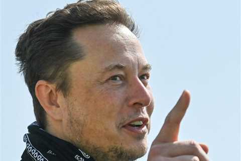 With A Lawsuit With Twitter On The Horizon, Elon Musk Takes The Party To A Yacht In Greece