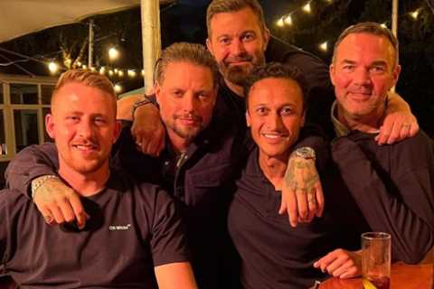 Coronation Street stars look unrecognisable as they reunite for lads’ holiday 20 years later