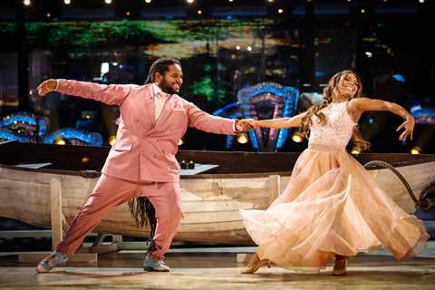 Strictly It Takes Two viewers spot ‘problem’ with set as they beg host Janette Manrara to ‘please..