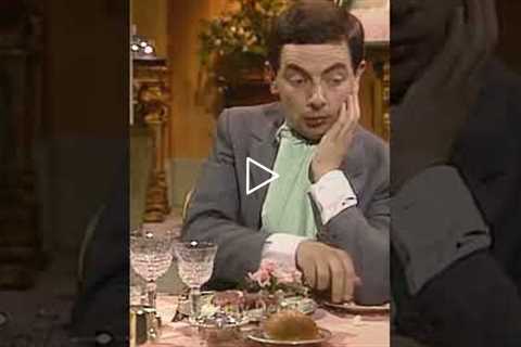 Mr. BEAN: Steak restaurant scene #mrbean #rowanatkinson #shorts #mybloopers