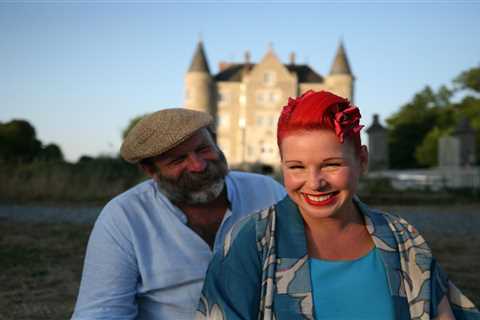 Do Dick and Angel Strawbridge get paid for Escape To The Chateau?