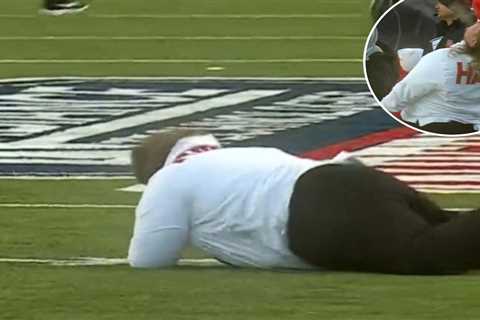 Houston equipment manager belly-flops while collecting tee during Independence Bowl