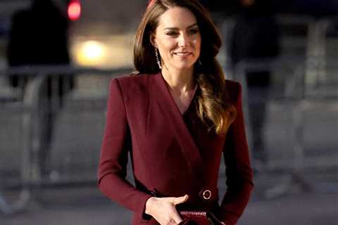 Kate Middleton’s Christmas Dress Oozes Holiday Cheer