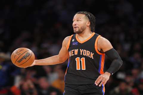 Jalen Brunson exits Knicks’ loss in fourth quarter with undisclosed injury