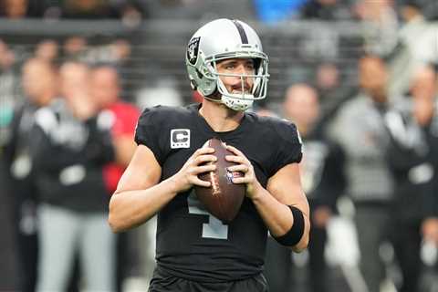 Derek Carr steps away from Raiders after shock benching