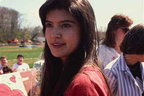 What Happened To Phoebe Cates? Where She Is Now In 2023