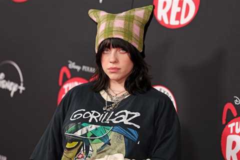 Billie Eilish Recreates ‘The Office’ Party Planning Committee Scene With Jenna Fischer &..