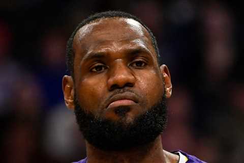 LeBron James Out At Least Three Weeks With Right Foot Tendon Injury