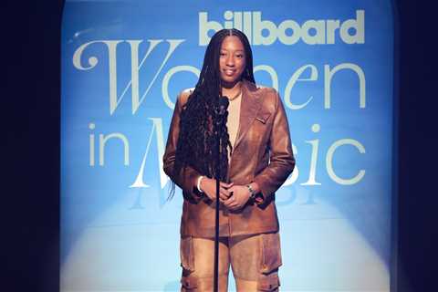 Wondagurl Presents Rosalía With The Producer Of The Year | Billboard Women in Music 2023