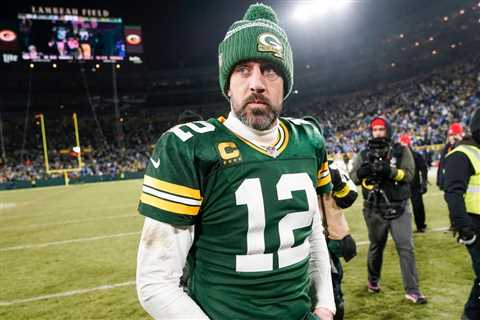 Two Aaron Rodgers options likely as ‘more and more signs’ point to Packers exit