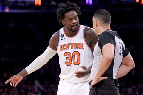 Gassed Knicks fall to lowly Hornets as nine-game win streak snapped