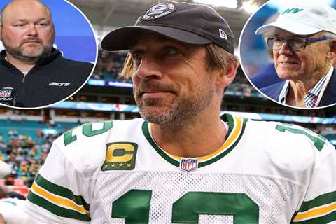 Jets’ pursuit of Aaron Rodgers isn’t as simple as it seems