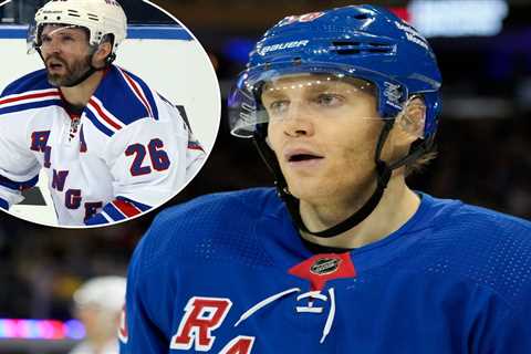 Patrick Kane’s slow start reminiscent of Martin St. Louis’ early Rangers woes