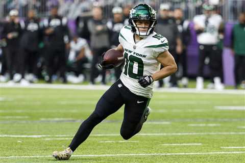 Dolphins add Braxton Berrios in latest ex-Jets addition