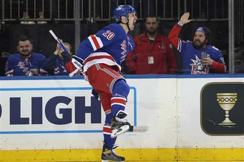 Chris Kreider hits impressive goal milestone again while lauding Rangers’ new depth