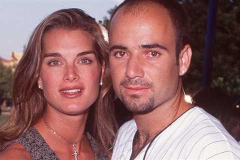 Brooke Shields Guest-Starred On Friends, And Apparently Her Then-Boyfriend Andre Agassi Really..