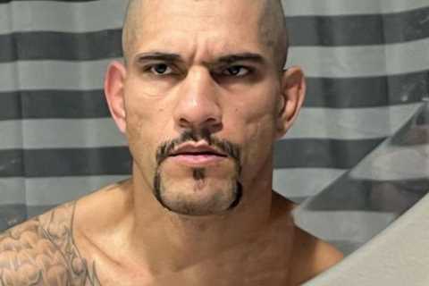 Alex Pereira channels Chuck Liddell ahead of UFC 287 rematch with Israel Adesanya