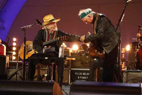 ‘Our National Treasure!’ Night Two Highlights of Willie Nelson’s 90th Birthday Concert at the..