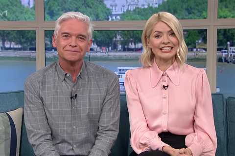 Phillip Schofield makes awkward joke with Holly Willoughby during This Morning leaving fans baffled