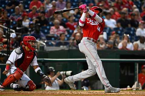 Elly De La Cruz has bat checked, then homers with a Nationals taunt