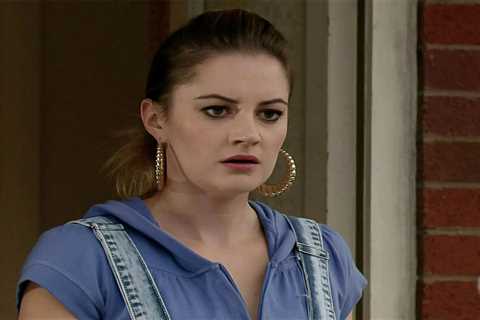 Coronation Street’s Kylie Platt star looks seriously glam as she issues update to fans seven years..