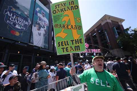 Oakland A’s fans continue protests at All-Star Game, chant ‘sell the team’