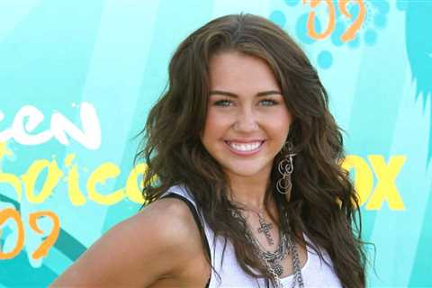 Miley Cyrus Reveals Why She Had a ‘Stripper Pole’ in ‘Party in the U.S.A.’ 2009 Teen..