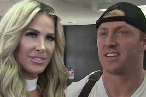 Kim Zolciak Says Marriage to Kroy Biermann is Alive Despite Divorce Filing