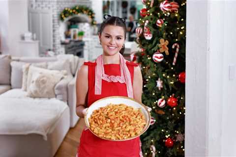 Selena Gomez Will Make Festive Food With Top Chefs for ‘Selena + Chef: Home for the Holidays’