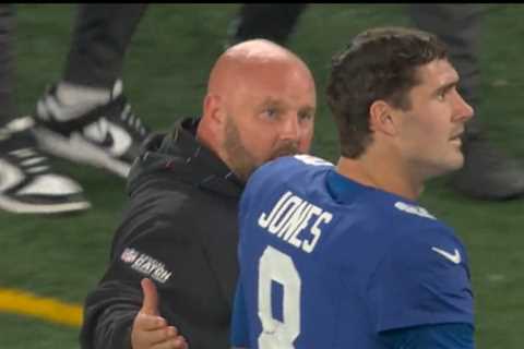 Giants’ Brian Daboll lets out frustration on Daniel Jones after brutal interception