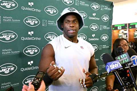 Carl Lawson mum on his limited Jets’ playing time: ‘keep working’