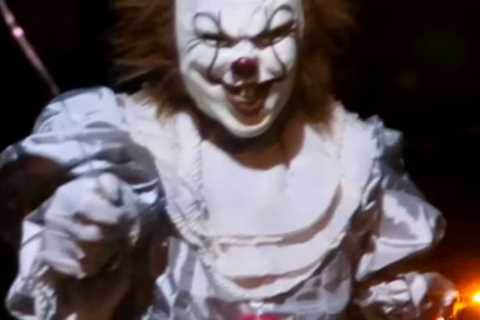 Clown Terrifying Scottish Town in Pennywise Costume Dares Police to Catch Him in Creepy Video