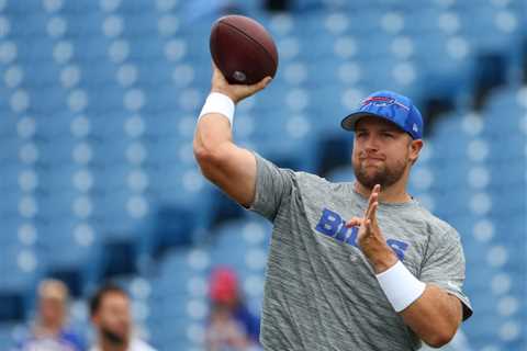 Giants sign Matt Barkley for depth after Tyrod Taylor injury