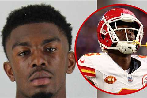 Chiefs' Justyn Ross Allegedly Pushed GF, Knifed Car Over Cheating Claims