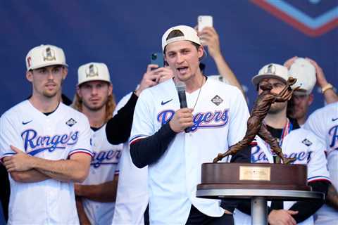 Corey Seager delivers mic-drop Astros burn at Rangers’ World Series parade