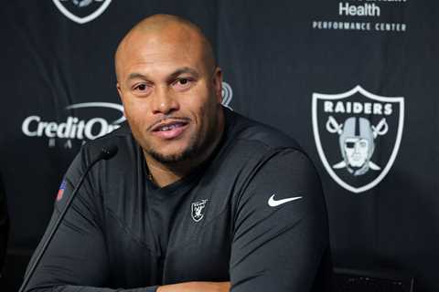 Antonio Pierce raves about how Jimmy Garoppolo reacted to Raiders benching