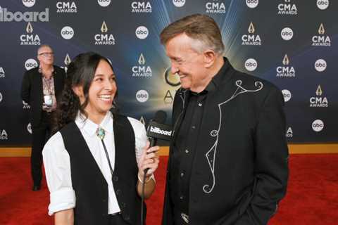 Bill Anderson on His Songwriting Process, Friendship with Brad Paisley & More | CMA Awards 2023