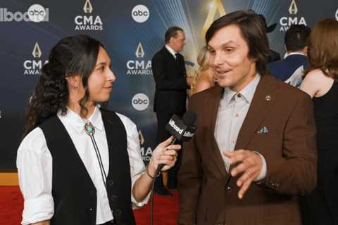 Charlie Worsham Reveals How The Collaborations on His Album ‘Compadres’ Came To Be, Talks Wanting..