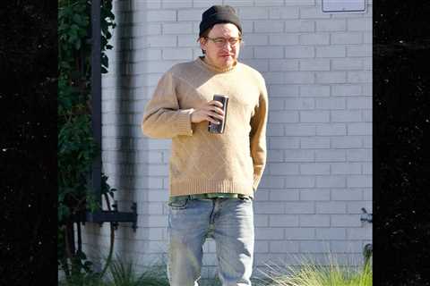 Jonathan Taylor Thomas Surfaces Publicly for First Time in 2 Years