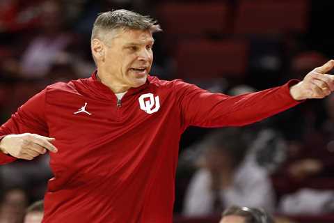 College basketball predictions: Oklahoma a live underdog vs. Kansas