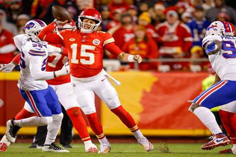 Chiefs vs. Bills divisional round odds: Patrick Mahomes, Kansas City a rare underdog