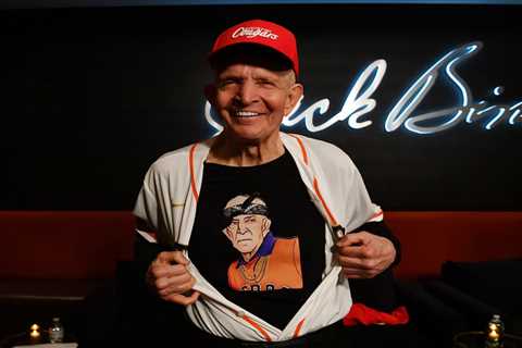 Mattress Mack lost $500,000 on the Texans in latest betting blunder